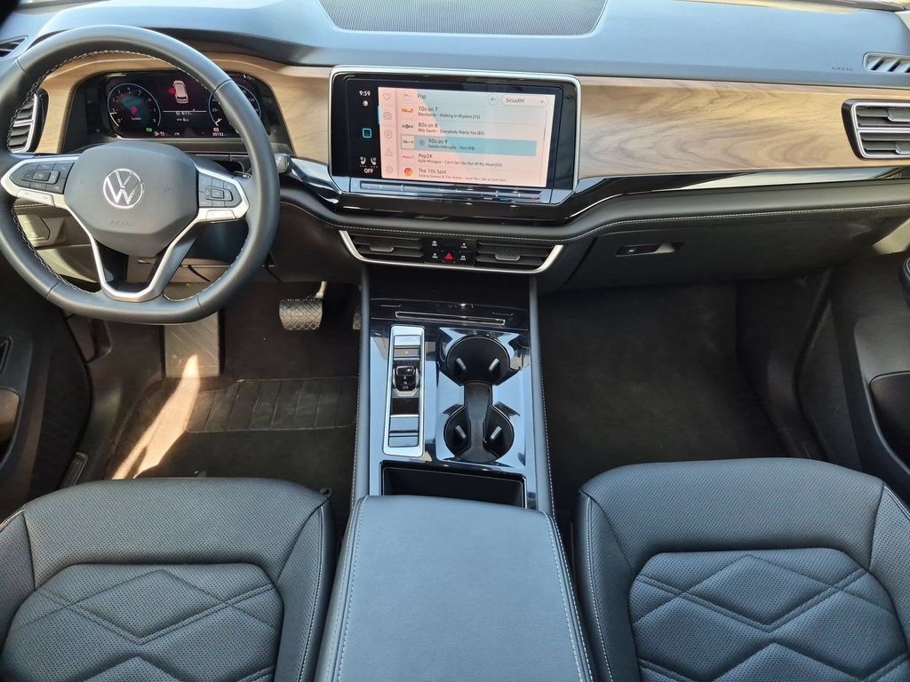 Used 2025 Volkswagen Atlas SE FWD image 26