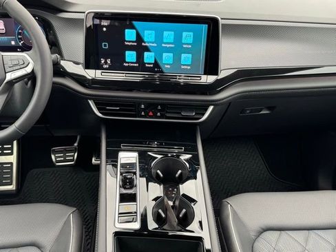 New 2026 Volkswagen Atlas Cross Sport SEL Premium R-Line image 15