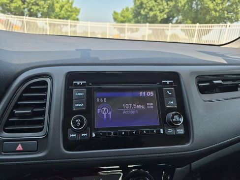 Used 2019 Honda HR-V LX image 17