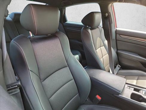 Used 2018 Honda Accord Sport image 15