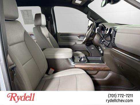 Used 2026 GMC Sierra 2500 SLT AWD/4WD image 16
