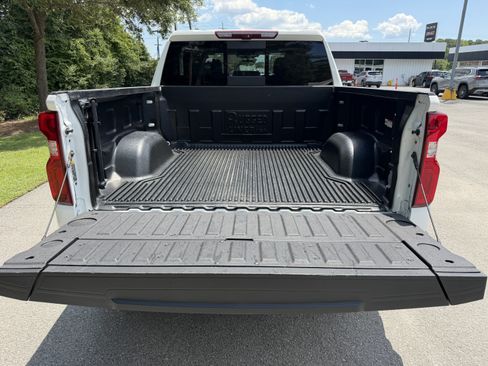 Used 2023 Chevrolet Silverado 1500 LTZ w/ LTZ Premium Package AWD/4WD image 4