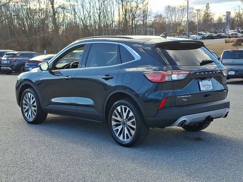 Used 2022 Ford Escape Titanium w/ Class II Trailer Tow Package image 4