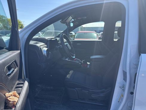 Used 2023 Chevrolet Colorado LT w/ LT Convenience Package AWD/4WD image 9
