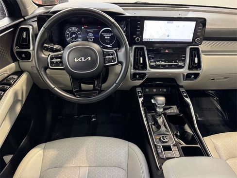 Used 2023 Kia Sorento SX image 19