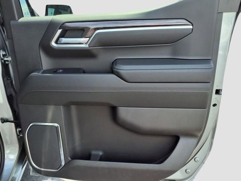 Used 2025 Chevrolet Silverado 1500 LTZ image 13