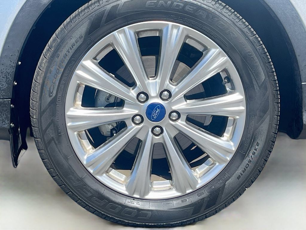 Used 2017 Ford Escape Titanium FWD image 32