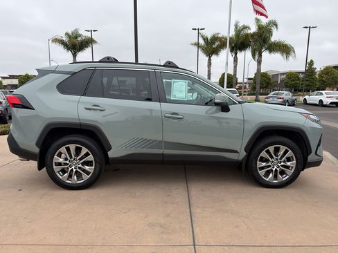 Used 2022 Toyota RAV4 XLE Premium FWD image 4