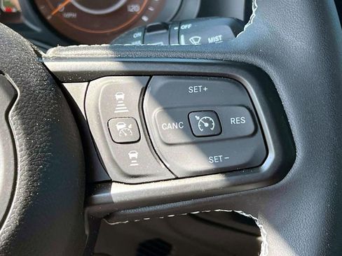 Certified 2025 Jeep Wrangler Sport S image 19