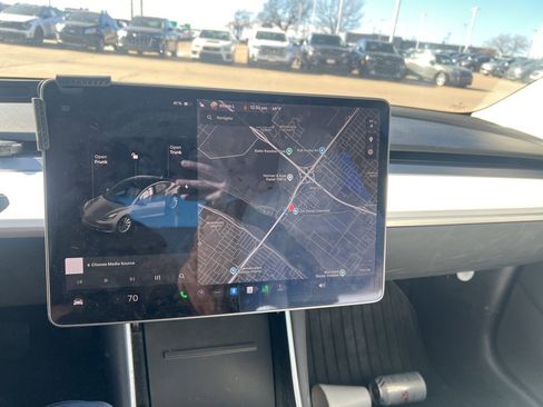 Used 2018 Tesla Model 3 Long Range image 15