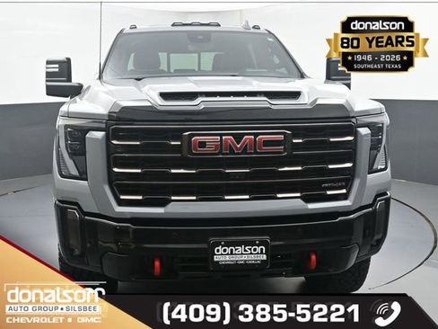 Used 2024 GMC Sierra 2500 AT4X image 3