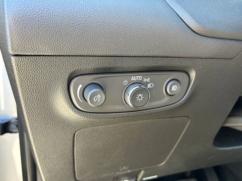 Used 2023 Buick Encore GX Select image 18