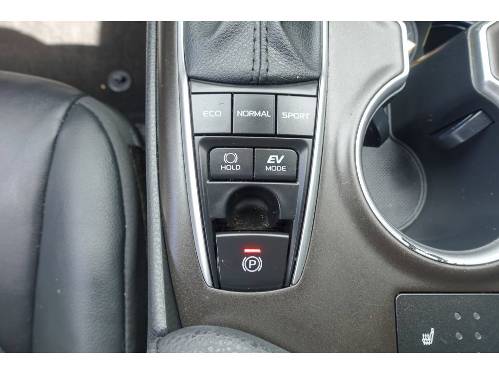 Used 2021 Toyota Camry XLE FWD image 18