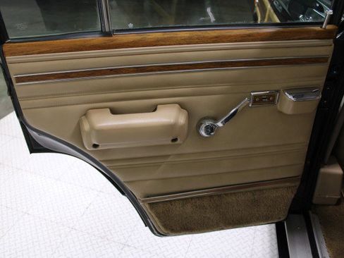 Used 1991 Jeep Grand Wagoneer 4X4 image 57