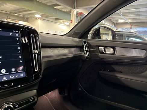 Certified 2023 Volvo C40 P8 Recharge Ultimate AWD/4WD image 19