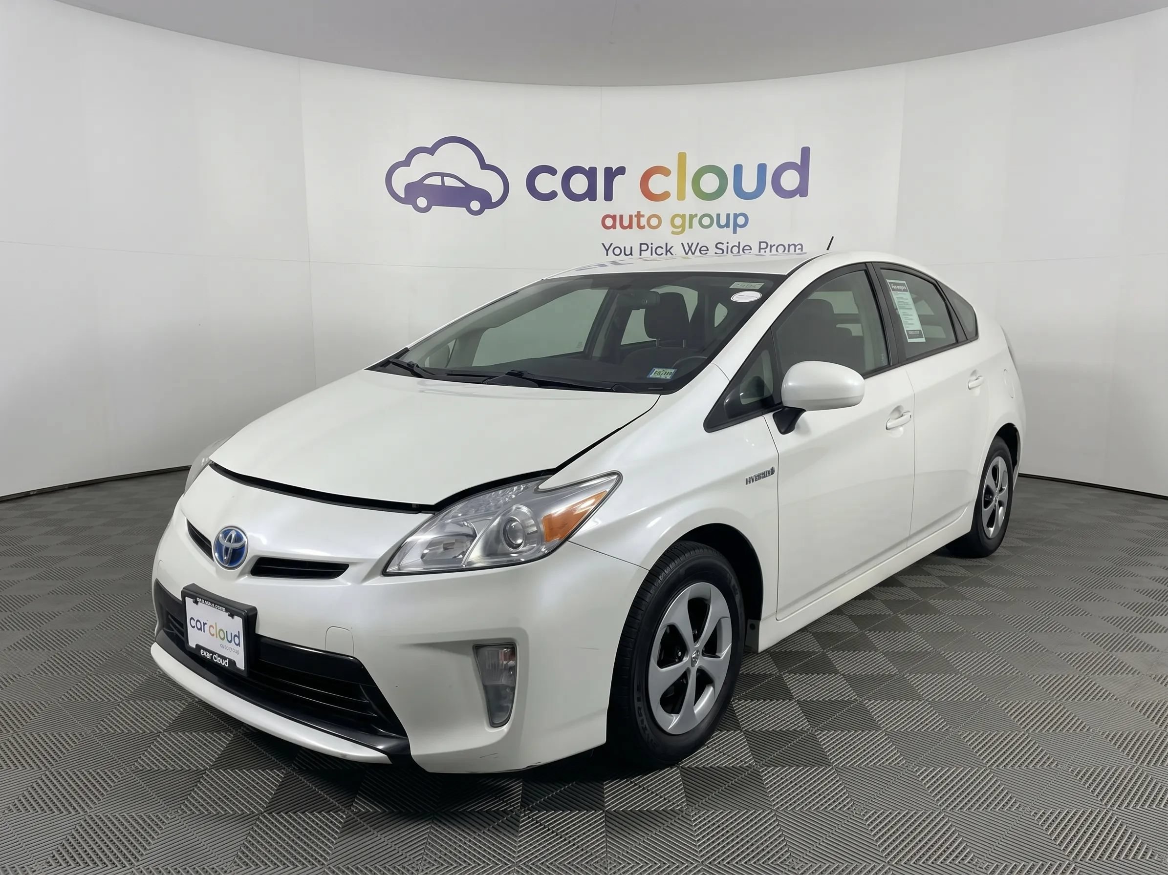 Used 2015 Toyota Prius Four FWD image 1