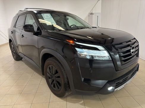 Used 2022 Nissan Pathfinder SL w/ SL Black Package image 40