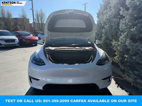 Used 2022 Tesla Model Y Long Range image 36
