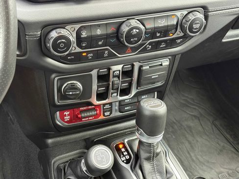 Used 2024 Jeep Wrangler Unlimited Rubicon 392 image 16