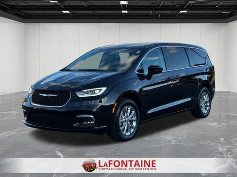 Used 2023 Chrysler Pacifica Touring-L AWD/4WD image 1