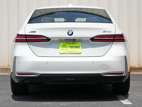Used 2024 BMW 540i xDrive w/ Convenience Package AWD/4WD image 11