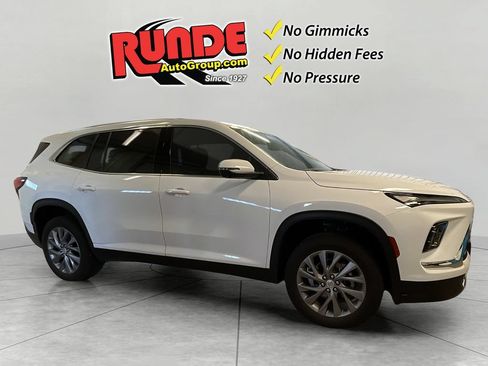 Used 2025 Buick Enclave Preferred w/ Power Package AWD/4WD image 8