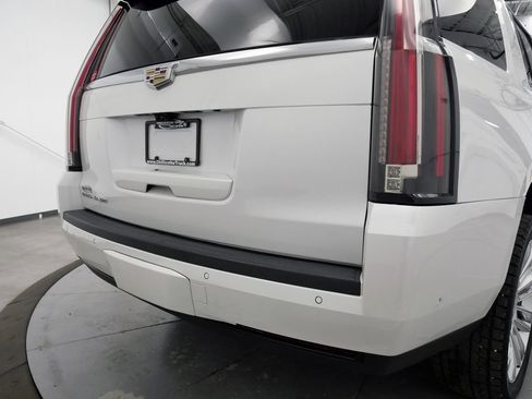 Used 2020 Cadillac Escalade Platinum AWD/4WD image 42