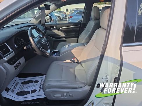 Used 2018 Toyota Highlander Limited FWD image 14