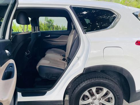 Used 2020 Hyundai Santa Fe SE image 10