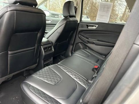 Used 2024 Ford Edge Titanium image 12