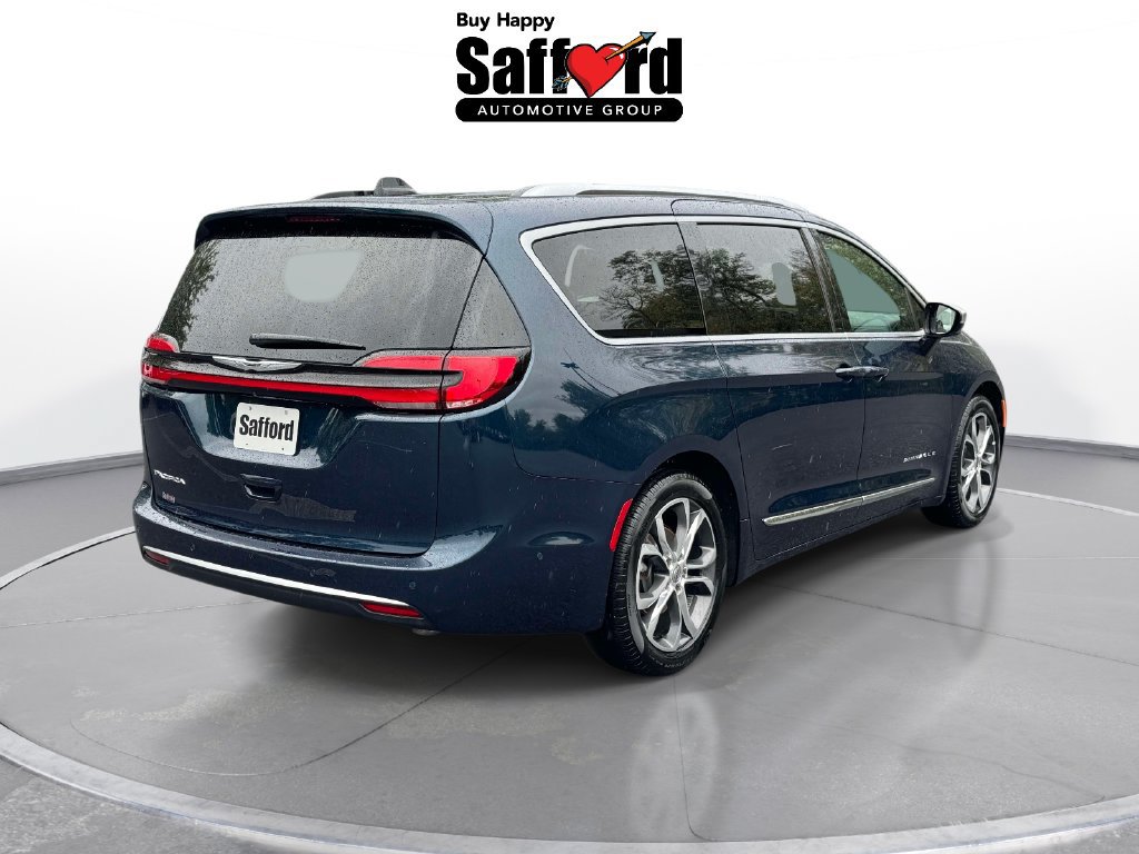 Used 2025 Chrysler Pacifica Pinnacle FWD image 9
