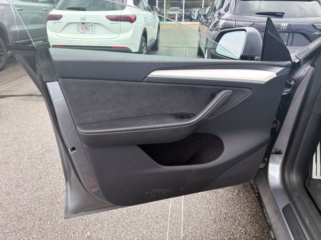Used 2025 Tesla Model Y Performance AWD/4WD image 8