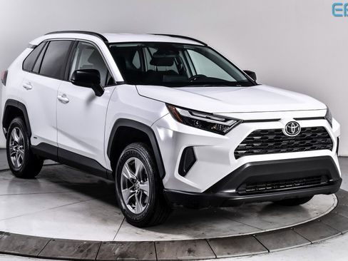 Used 2025 Toyota RAV4 LE image 1