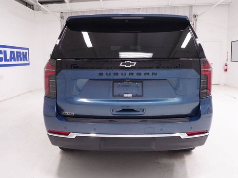 Used 2025 Chevrolet Suburban LS RWD image 35
