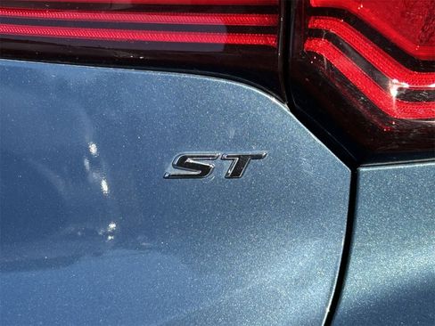 Used 2024 Buick Encore GX Sport Touring image 6