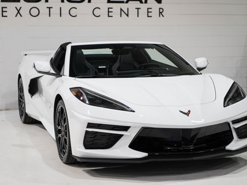 Used 2026 Chevrolet Corvette Stingray Convertible w/ Z51 Performance Package RWD image 30