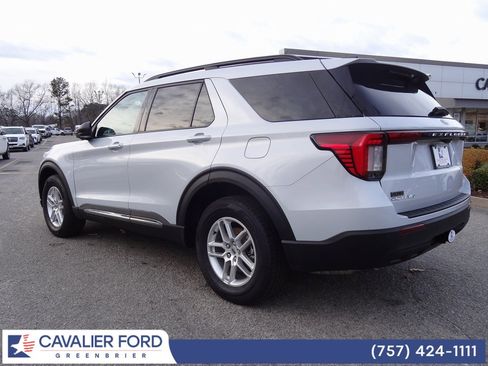 Used 2025 Ford Explorer Active image 6
