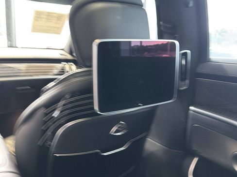 Certified 2024 Mercedes-Benz Maybach S 680 4MATIC image 17