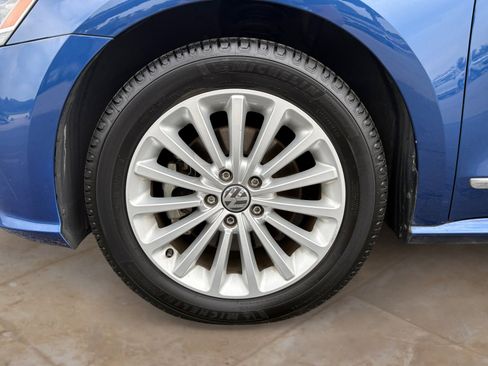 Used 2016 Volkswagen Passat 1.8T SE FWD image 26