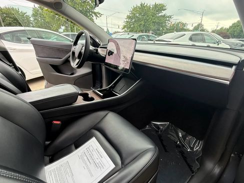 Used 2021 Tesla Model Y Long Range AWD/4WD image 12