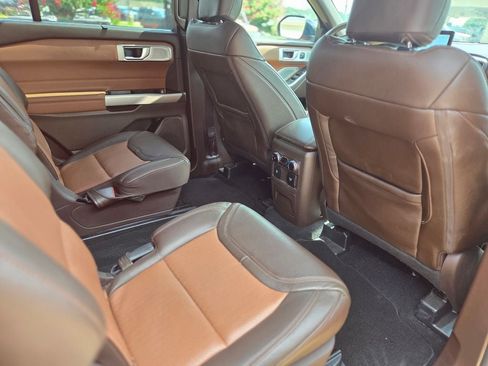 Used 2023 Ford Explorer King Ranch w/ Technology Package RWD image 11