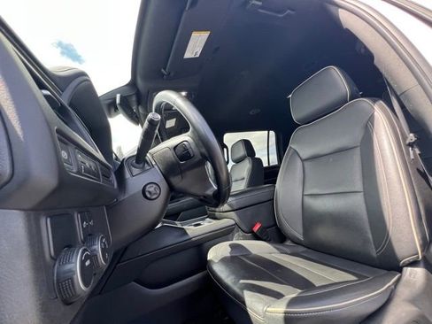 Used 2023 Chevrolet Suburban Premier RWD image 16