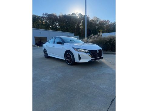 New 2025 Nissan Sentra SR w/ SR Premium Package image 11