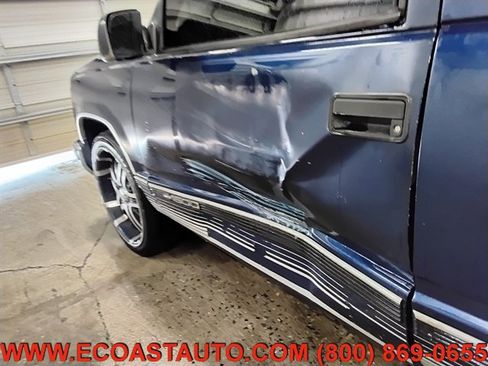 Used 1999 Chevrolet Suburban 2WD w/ Preferred Equipment Group 3 image 19