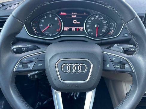 Used 2023 Audi Q5 Premium w/ Convenience Package image 23