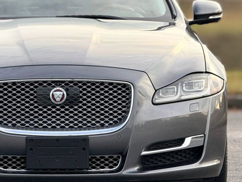 Used 2017 Jaguar XJ L Portfolio image 12