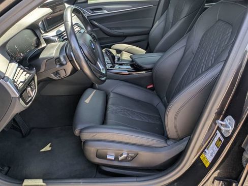 Used 2023 BMW 530i w/ Premium Package RWD image 15