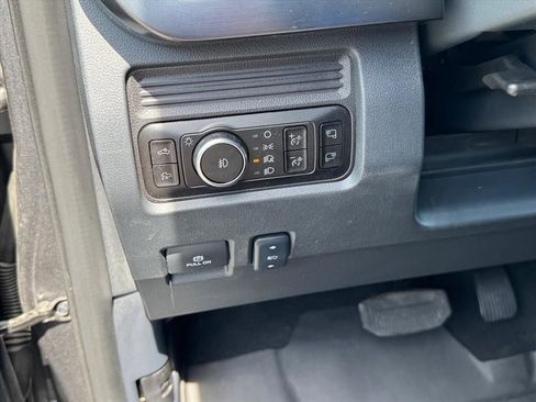 Used 2025 Ford F250 Lariat AWD/4WD image 21