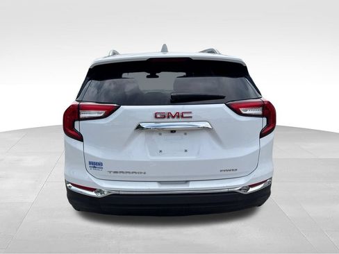 Used 2024 GMC Terrain SLT AWD/4WD image 3