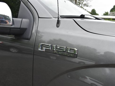 Used 2017 Ford F150 Platinum w/ Equipment Group 701A Luxury AWD/4WD image 42